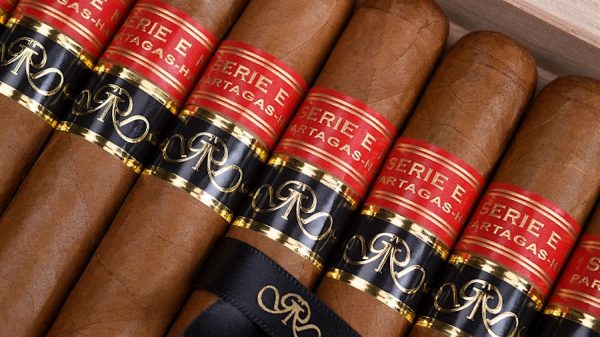 Partagas Serie E No.2 EMS Gran Reserva (Cosecha 2015) Cigar - Box of 15 Cigars - Image 3