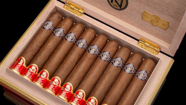 Montecristo Brillantes Year Of The Dragon Cigars - Box of 18 Cigars